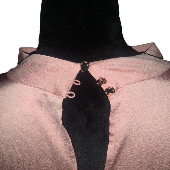 Vince Camuto Long Sleeve Satin Blush Colored Blouse - Picture 4 of 4